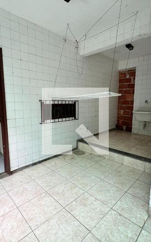 Casa à venda com 610m², 5 quartos e 4 vagas Casa à venda com 610m², 5 quartos e 4 vagasÁrea de Serviço