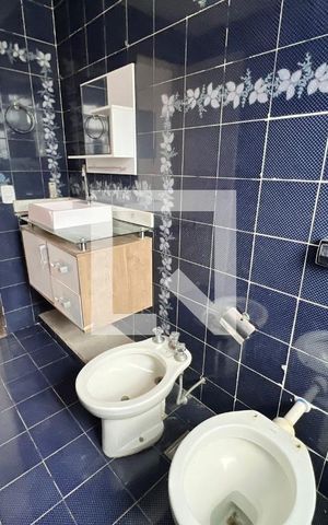 Casa à venda com 610m², 5 quartos e 4 vagas Casa à venda com 610m², 5 quartos e 4 vagasBanheiro Social