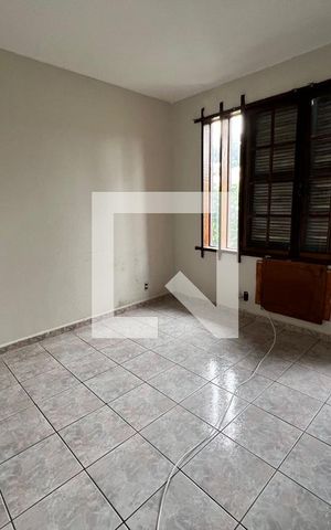 Casa à venda com 610m², 5 quartos e 4 vagas Casa à venda com 610m², 5 quartos e 4 vagasQuarto 02