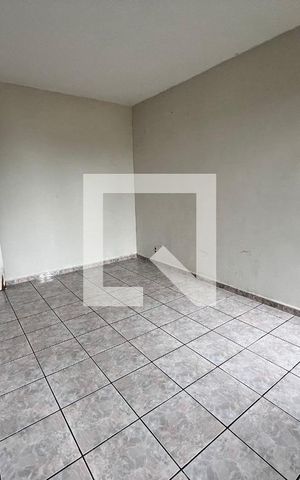Casa à venda com 610m², 5 quartos e 4 vagas Casa à venda com 610m², 5 quartos e 4 vagasQuarto 01