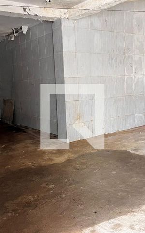Casa à venda com 610m², 5 quartos e 4 vagas Casa à venda com 610m², 5 quartos e 4 vagasGaragem