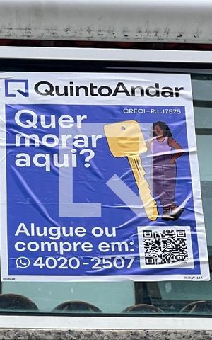 Casa à venda com 610m², 5 quartos e 4 vagas Casa à venda com 610m², 5 quartos e 4 vagasPlaquinha