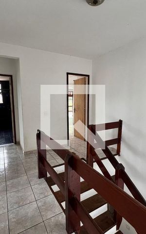 Casa à venda com 610m², 5 quartos e 4 vagas Casa à venda com 610m², 5 quartos e 4 vagasHall segundo andar