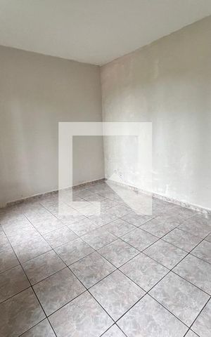 Casa à venda com 610m², 5 quartos e 4 vagas Casa à venda com 610m², 5 quartos e 4 vagasQuarto 02