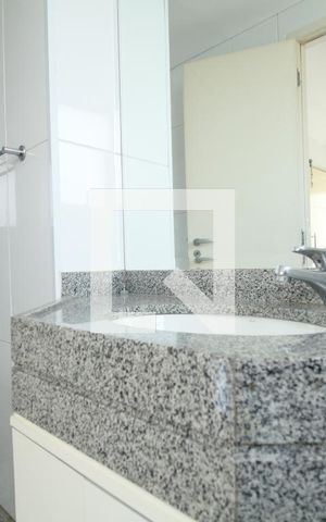 Apartamento à venda com 96m², 2 quartos e 2 vagasBanheiro suíte 2