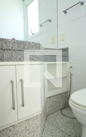Apartamento à venda com 96m², 2 quartos e 2 vagasBanheiro suíte 2