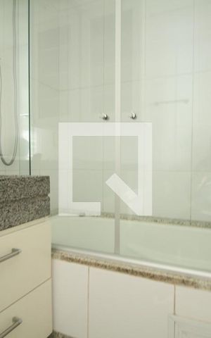 Apartamento à venda com 96m², 2 quartos e 2 vagasBanheiro suíte 1