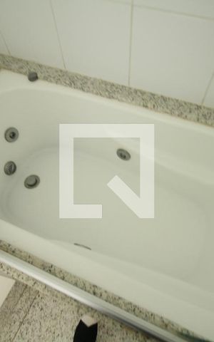 Apartamento à venda com 96m², 2 quartos e 2 vagasBanheiro suíte 1