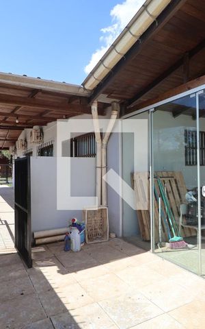 Casa à venda com 140m², 3 quartos e 4 vagasÁrea externa