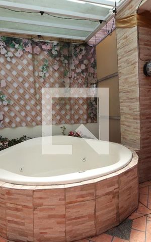 Casa à venda com 350m², 4 quartos e 2 vagasJacuzzi