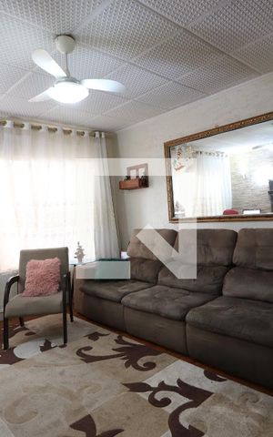 Casa à venda com 350m², 4 quartos e 2 vagasSala