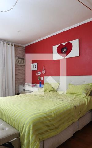Casa à venda com 350m², 4 quartos e 2 vagasSuíte