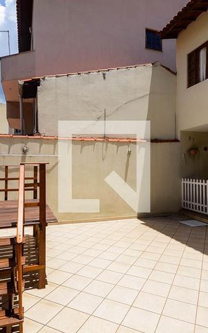 Casa à venda com 352m², 3 quartos e 8 vagasQuintal