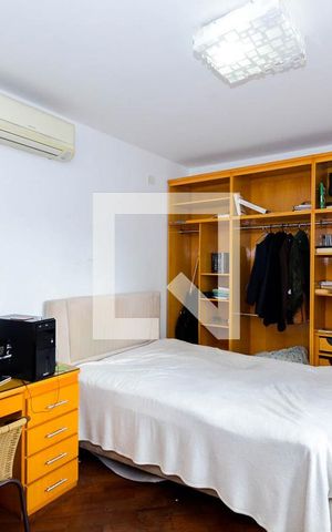 Casa à venda com 352m², 3 quartos e 8 vagasQuarto 2 - Suíte