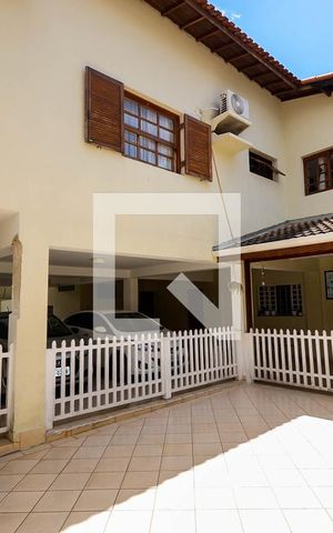 Casa à venda com 352m², 3 quartos e 8 vagasQuintal