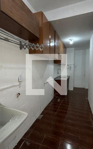 Apartamento para alugar com 70m², 3 quartos e 1 vagaÁrea de Serviço