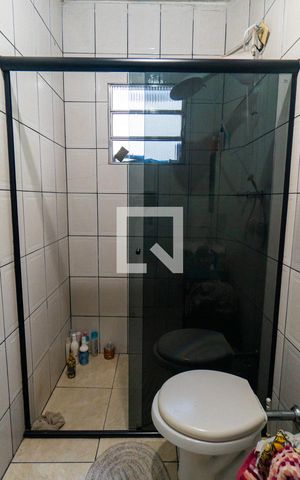 Casa à venda com 150m², 2 quartos e 1 vaga Casa à venda com 150m², 2 quartos e 1 vagaBanheiro Detalhe
