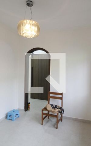 Casa à venda com 220m², 2 quartos e 2 vagasSuíte