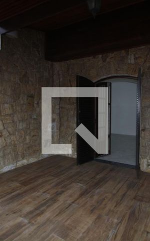 Casa à venda com 220m², 2 quartos e 2 vagasSacada da Suíte
