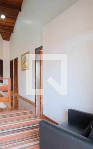 Casa à venda com 290m², 5 quartos e 4 vagasHall dos Quartos