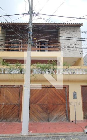 Casa à venda com 290m², 5 quartos e 4 vagasFachada