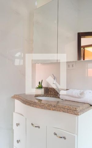 Casa à venda com 290m², 5 quartos e 4 vagasBanheiro Social