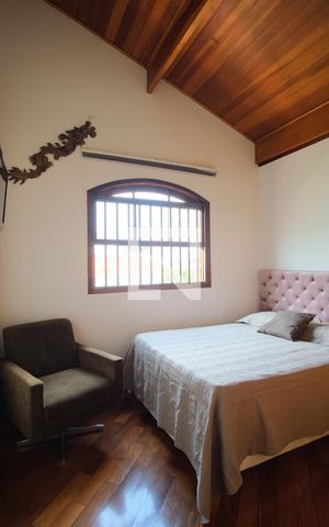 Casa à venda com 290m², 5 quartos e 4 vagasQuarto 2