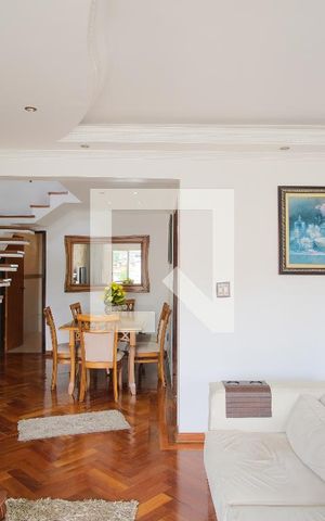 Casa à venda com 290m², 5 quartos e 4 vagasSala
