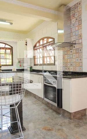 Casa à venda com 290m², 5 quartos e 4 vagasCozinha