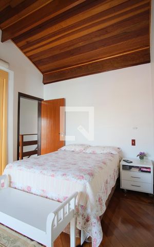 Casa à venda com 290m², 5 quartos e 4 vagasSuíte