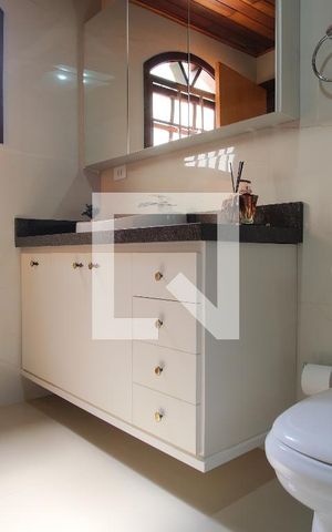 Casa à venda com 290m², 5 quartos e 4 vagasBanheiro da Suíte