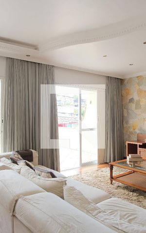 Casa à venda com 290m², 5 quartos e 4 vagasSala