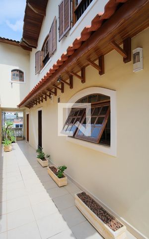 Casa à venda com 290m², 5 quartos e 4 vagasCorredor