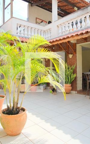 Casa à venda com 290m², 5 quartos e 4 vagasQuintal