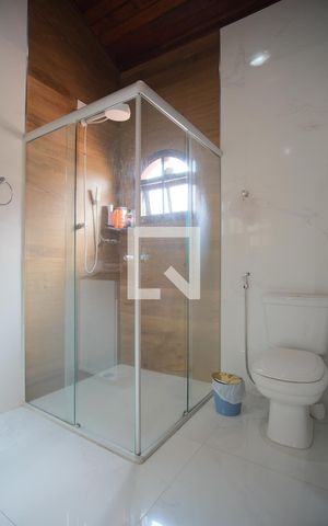 Casa à venda com 290m², 5 quartos e 4 vagasBanheiro Social