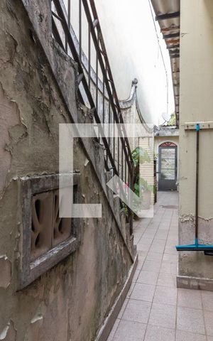 Casa à venda com 119m², 2 quartos e 1 vagaCorredor Lateral