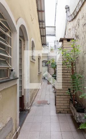Casa à venda com 119m², 2 quartos e 1 vagaCorredor Lateral