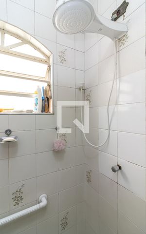Casa à venda com 119m², 2 quartos e 1 vagaBanheiro 2