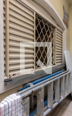 Casa à venda com 119m², 2 quartos e 1 vagaCorredor Lateral