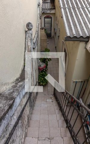 Casa à venda com 119m², 2 quartos e 1 vagaCorredor Lateral - Escada