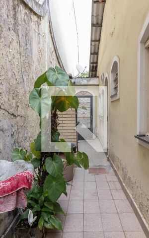 Casa à venda com 119m², 2 quartos e 1 vagaCorredor Lateral