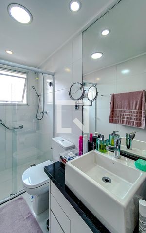 Apartamento à venda com 81m², 3 quartos e 2 vagasBanheiro da Suíte