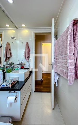 Apartamento à venda com 81m², 3 quartos e 2 vagasBanheiro da Suíte