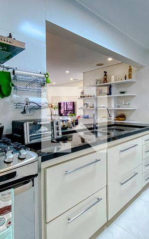 Apartamento à venda com 81m², 3 quartos e 2 vagasCozinha