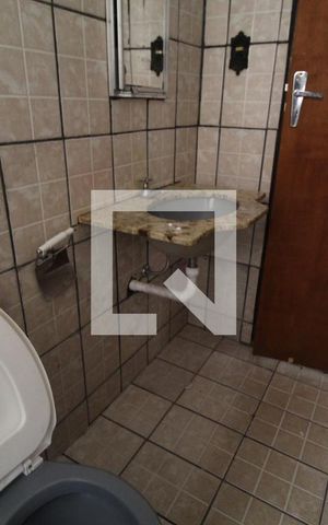 Casa para alugar com 210m², 3 quartos e 3 vagasBanheiro Social