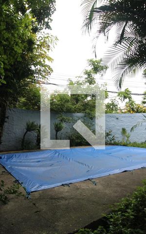 Casa de condomínio à venda com 684m², 3 quartos e 3 vagasPiscina