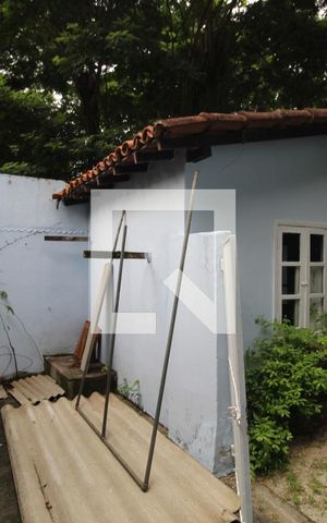 Casa de condomínio à venda com 684m², 3 quartos e 3 vagasFundos 