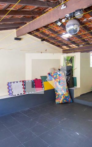 Casa à venda com 300m², 5 quartos e 1 vagaÁrea comum Salão