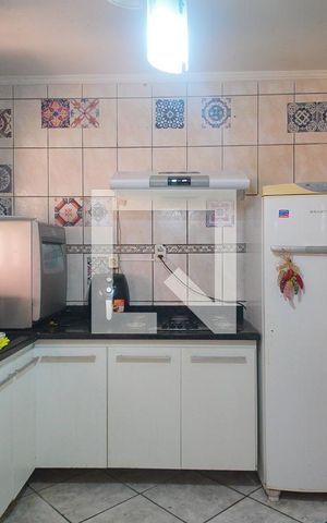 Casa à venda com 160m², 4 quartos e 2 vagas Casa à venda com 160m², 4 quartos e 2 vagasCozinha