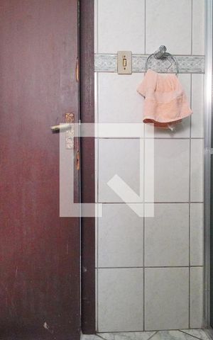 Casa à venda com 160m², 4 quartos e 2 vagas Casa à venda com 160m², 4 quartos e 2 vagasBanheiro
